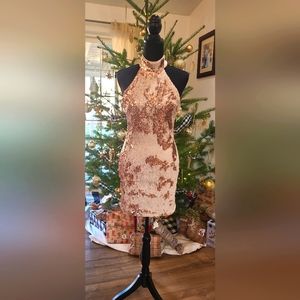 WORN ONCE! - FOREVER 21 - Cute Sequin party dress! Short backless dress, Size M